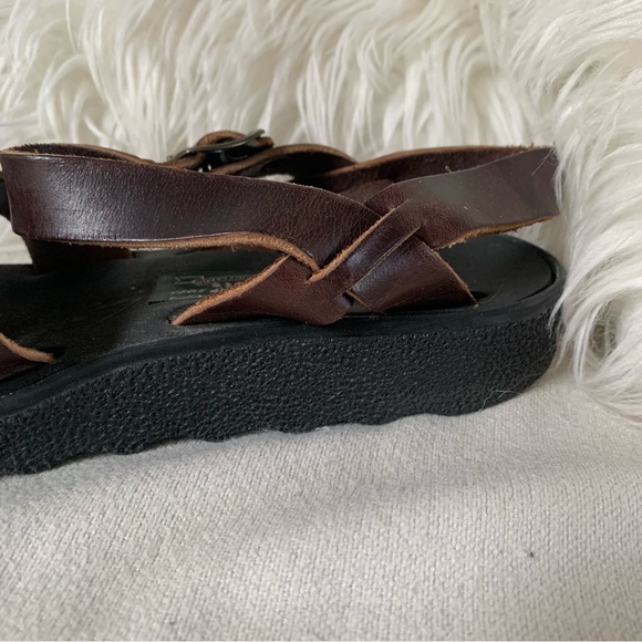 Vintage Roots Woven Brown Leather Buckle Sandals - Picture 6 of 13